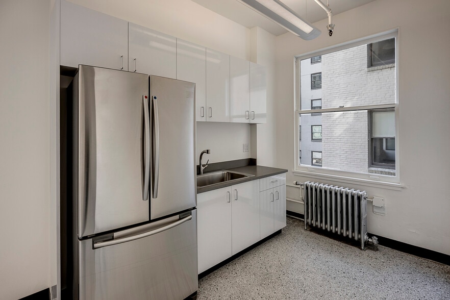 More Photos Of 1402 3rd Ave, Seattle Office For Lease