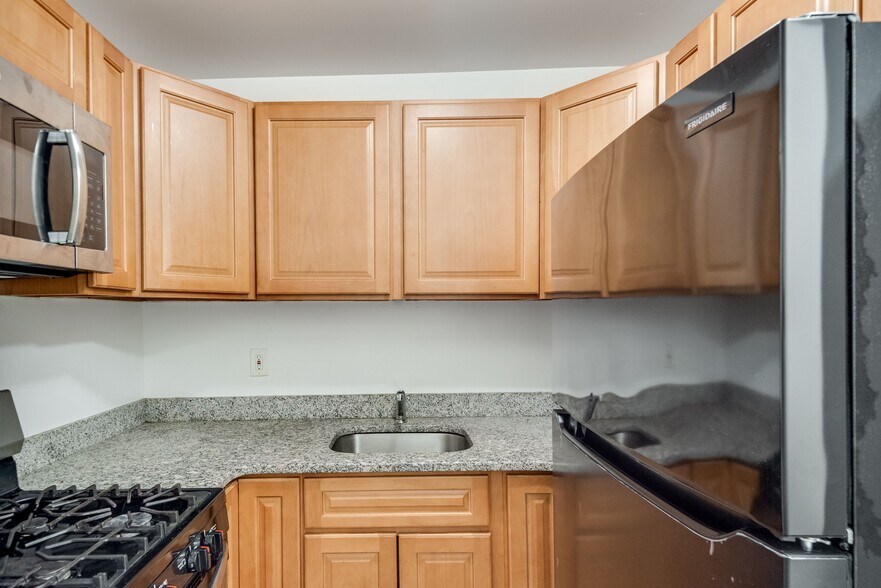 More Photos Of 253 E 206th St, Bronx Apartments For Sale
