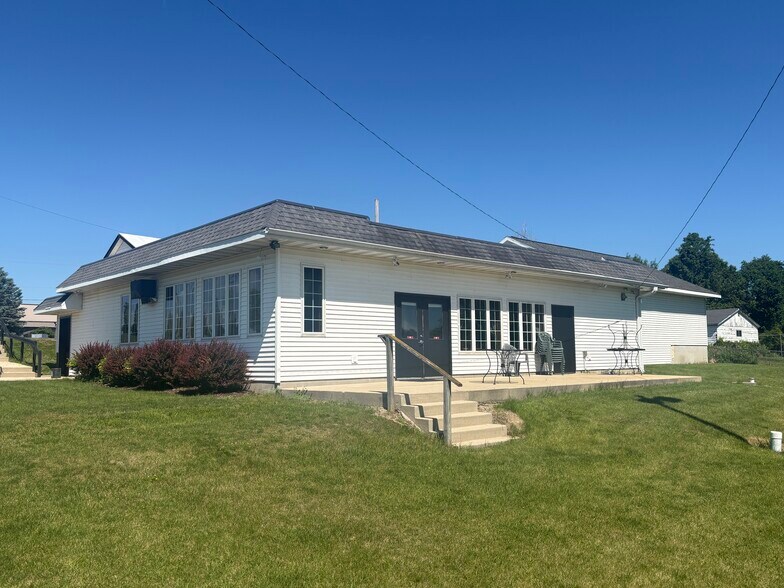 More Photos Of N1016 County Road L, Watertown Restaurant For Sale