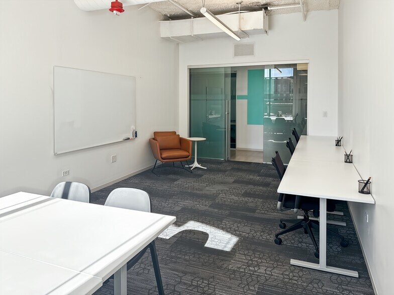 More Photos Of 1 N State St, Chicago Coworking Space