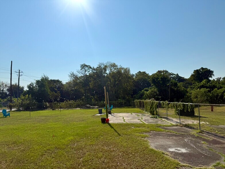 More Photos Of 1410 Martin Luther King Jr Blvd, Macon-Bibb Flex For Sale