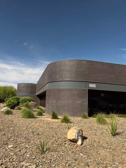 More Photos Of 14505 N Hayden Rd, Scottsdale Light Distribution For Lease