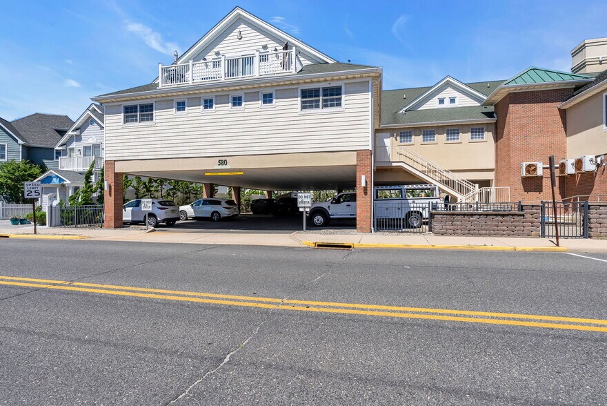 More Photos Of 580 Main St, Manasquan Restaurant For Sale