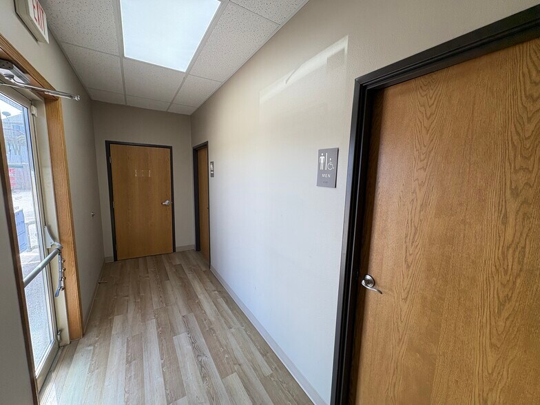 More Photos Of 5200 S Cliff Ave, Sioux Falls Office For Lease