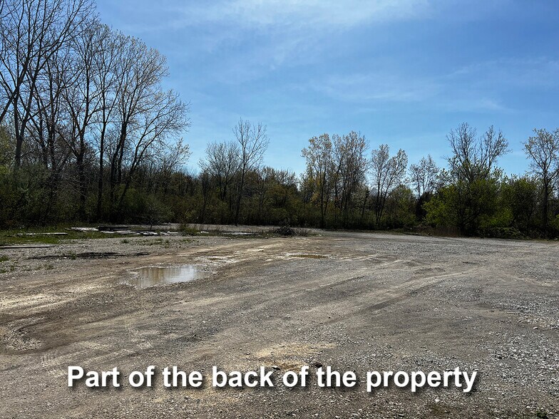 More Photos Of 2813 Liberty Ave, Vermilion Bar For Sale