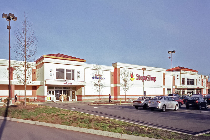 Primary Photo Of 370 W Pleasantview Ave, Hackensack Storefront For Lease