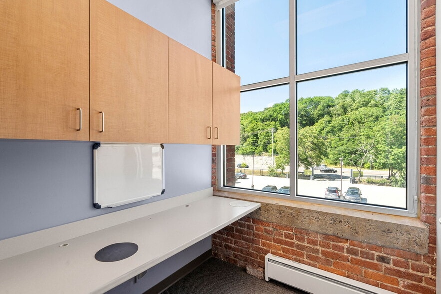 More Photos Of 25 Marston St, Lawrence Medical For Sale