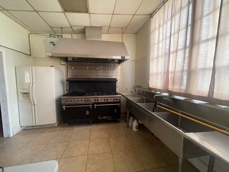 More Photos Of 3635 Calaveras Ave, Stockton Religious Facility For Sale