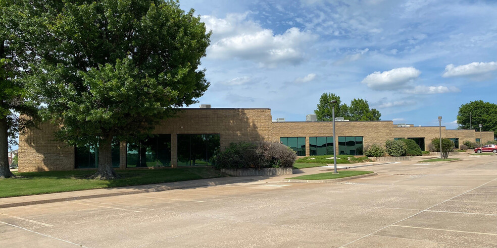 Primary Photo Of 1700 W Albany St, Broken Arrow Office For Lease