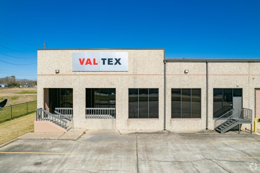 More Photos Of 15402 Vantage Pky E, Houston Unknown For Lease