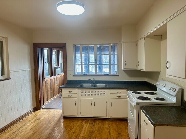 More Photos Of 4833-4835 Maccorkle Ave, Charleston Storefront Retail Residential For Sale