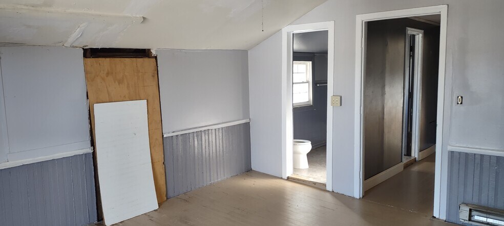 More Photos Of 119 W Main St, Youngsville Freestanding For Lease