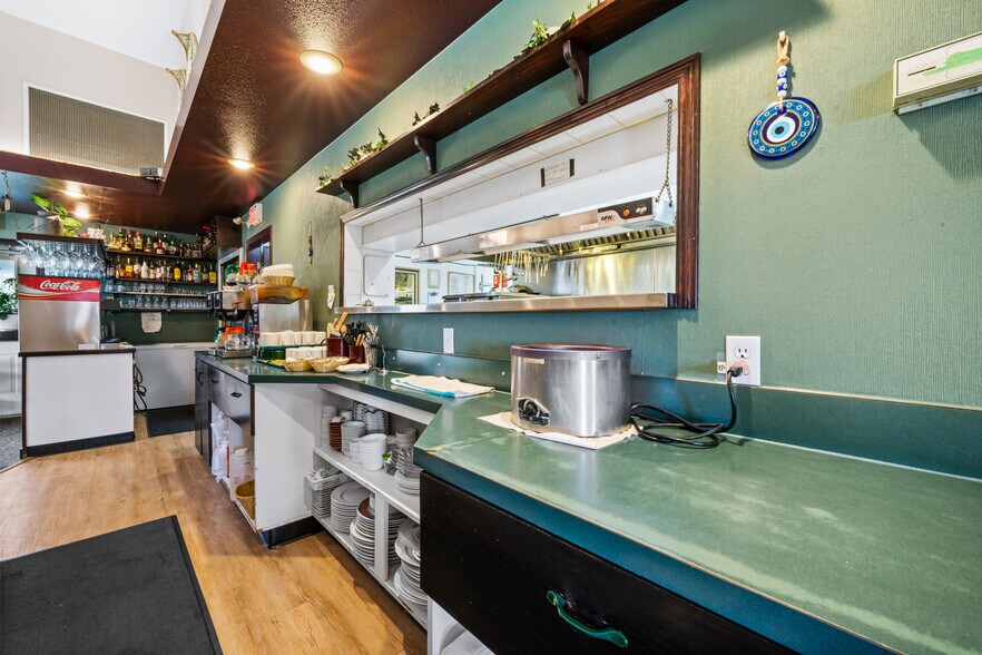 More Photos Of 1916 10th Av, Spruce View Restaurant For Sale