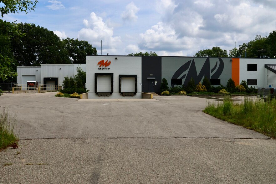 More Photos Of 18570 Trimble Ct, Spring Lake Warehouse For Sale