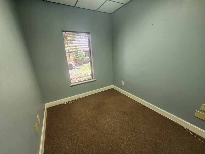 More Photos Of 4727 Cornell Rd, Blue Ash Office For Lease