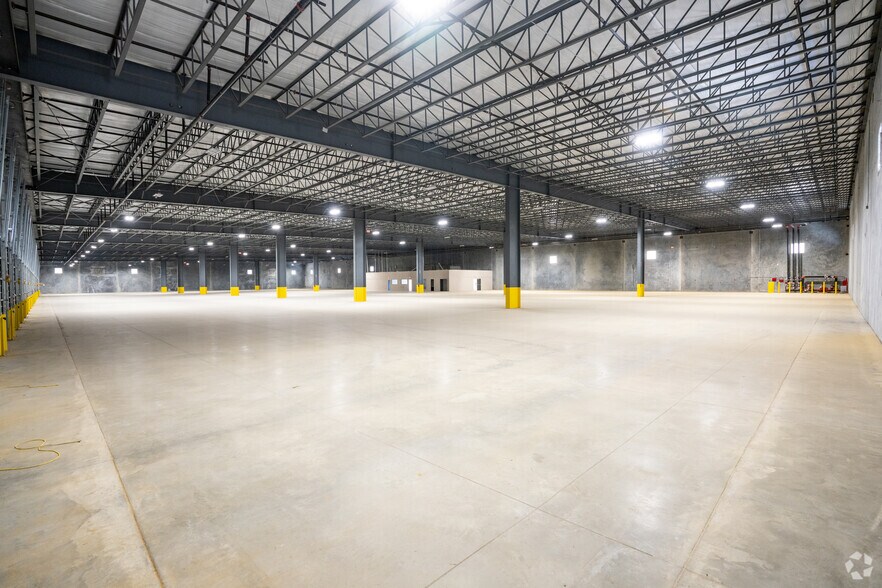 More Photos Of 172 Interamerica Blvd, Laredo Warehouse For Lease