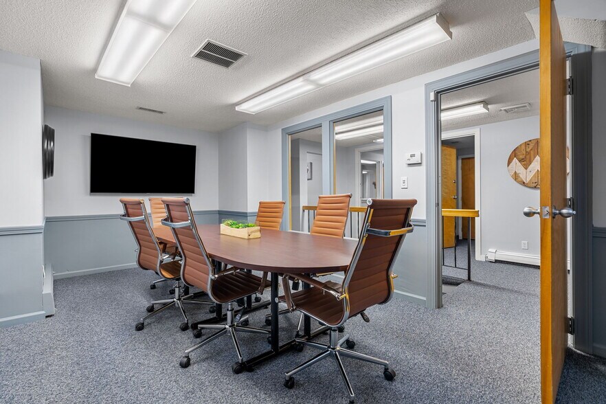 More Photos Of 859 Washington St, Easton Office For Lease