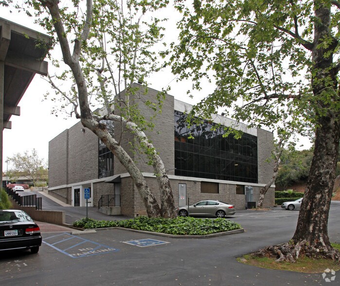 More Photos Of 7474 N Figueroa St, Los Angeles Office For Lease