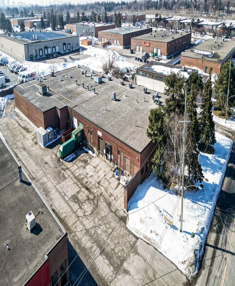 More Photos Of 75 Denison St, Markham Service For Lease