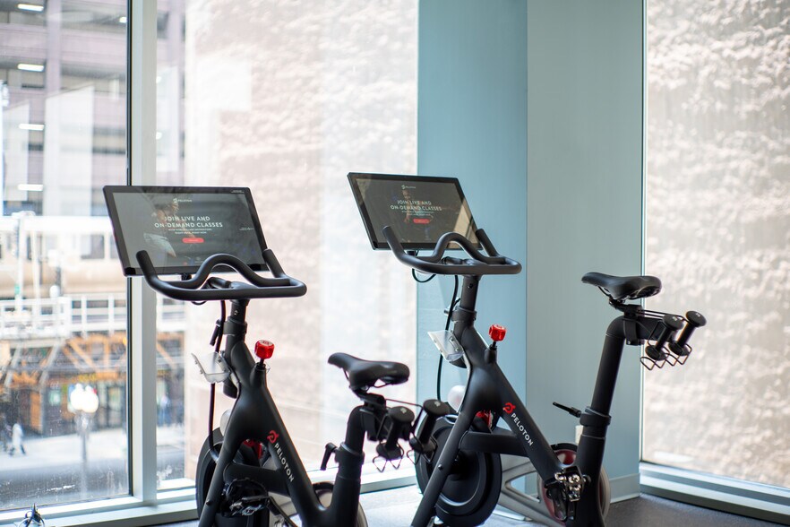 More Photos Of 200 N LaSalle St, Chicago Office For Lease