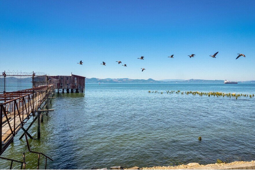 More Photos Of 100 31st St, Astoria Warehouse For Sale