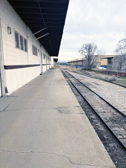 More Photos Of 17 7th St, Clearfield Warehouse For Lease