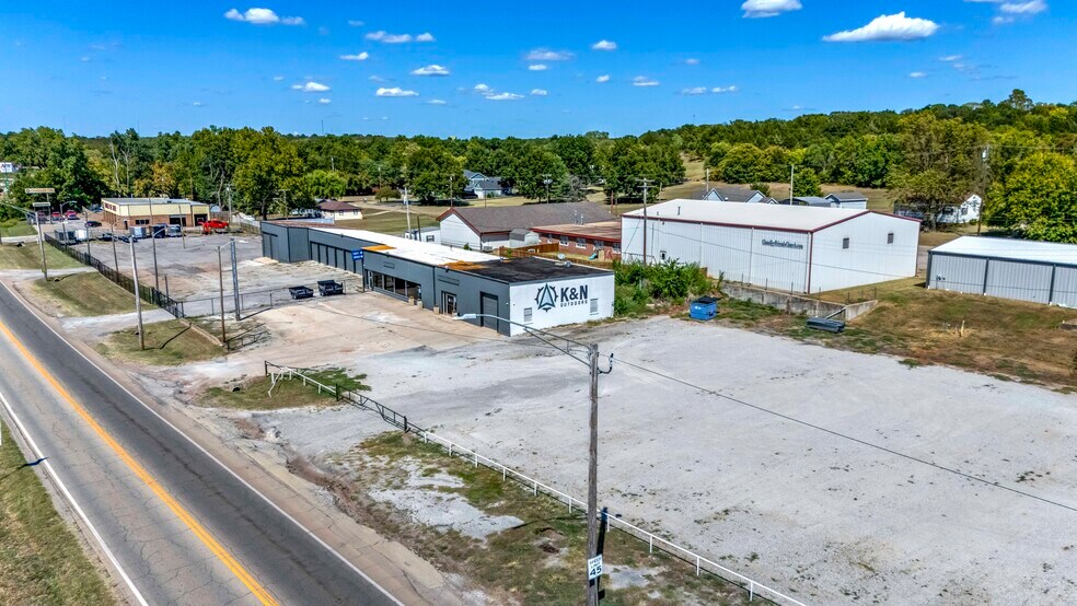 More Photos Of 214 N Highway 18, Chandler General Retail For Sale