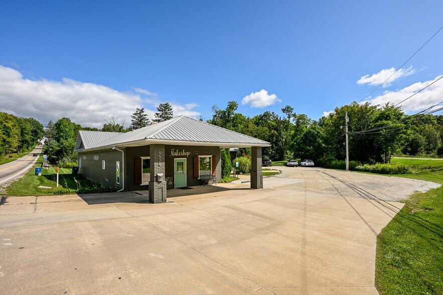 More Photos Of 4434 Wadsworth Rd, Norton Freestanding For Sale