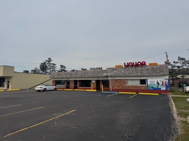 More Photos Of 3065-3095 Crooks Rd, Troy Freestanding For Lease