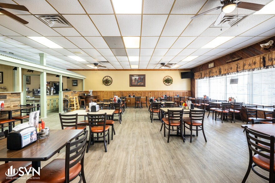 More Photos Of 409 N Main St, Nicholasville Restaurant For Sale