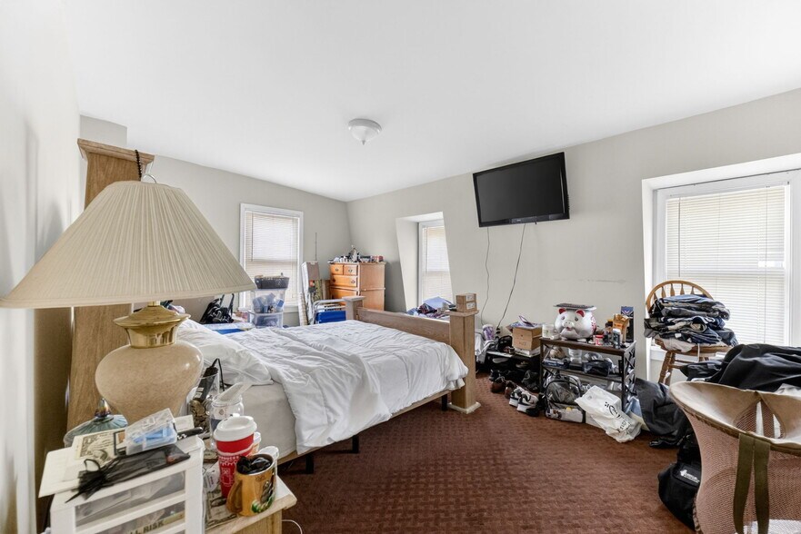 More Photos Of 204 W Madison St, Easton Storefront Retail Residential For Sale