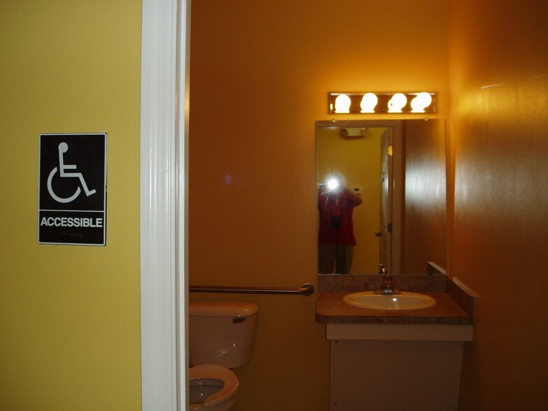 More Photos Of 13630-13632 W Hillsborough Ave, Tampa Medical For Sale