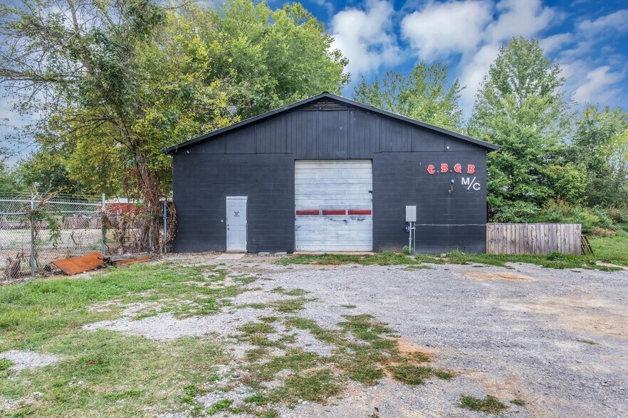 More Photos Of 1409 Buffalo Rd, Lawrenceburg Warehouse For Sale