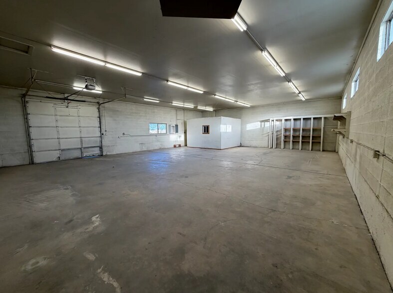 More Photos Of 589 N Geneva Rd, Lindon Warehouse For Sale