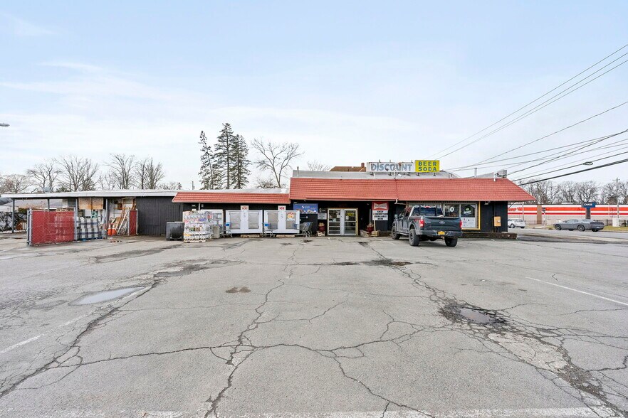 More Photos Of 1866-1874 Altamont Ave, Schenectady Freestanding For Sale