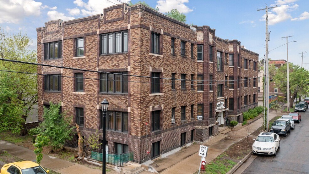 More Photos Of 137 E 17th St, Minneapolis Apartments For Sale