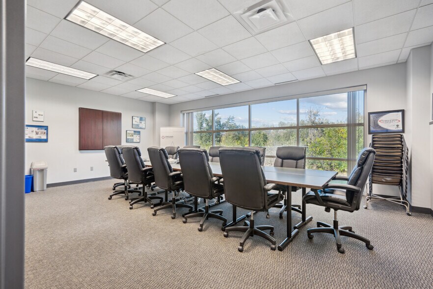 More Photos Of 4840 N River Blvd NE, Cedar Rapids Office For Lease