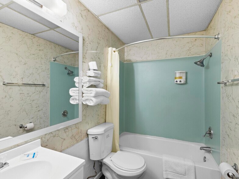 More Photos Of 935 9th Ave, Sidney Hotel For Sale