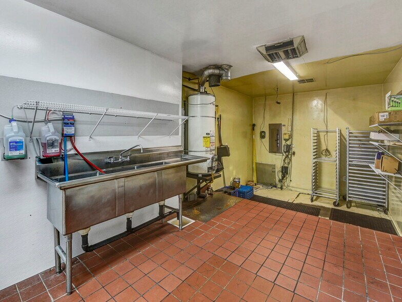 More Photos Of 5128 S 1900 W, Roy Restaurant For Sale