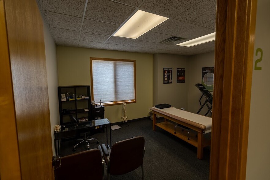 More Photos Of 833 E 16th St, Holland Bank For Lease