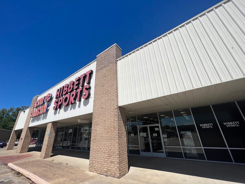 More Photos Of 2321 N Main St, Liberty Unknown For Lease