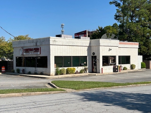 Primary Photo Of 3567 Chamblee Dunwoody Rd, Atlanta Restaurant For Sale