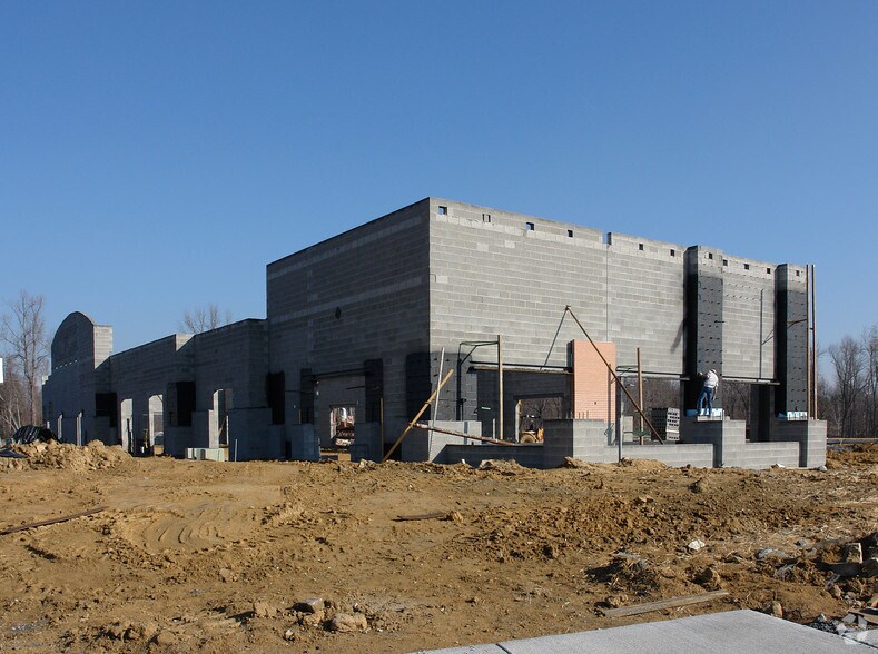 More Photos Of 4002 Elton Way, Greensboro Storefront Retail Office For Lease