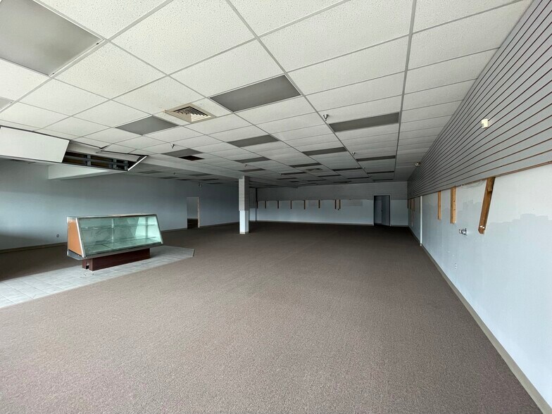 More Photos Of 111-281 US 131, Three Rivers Unknown For Lease