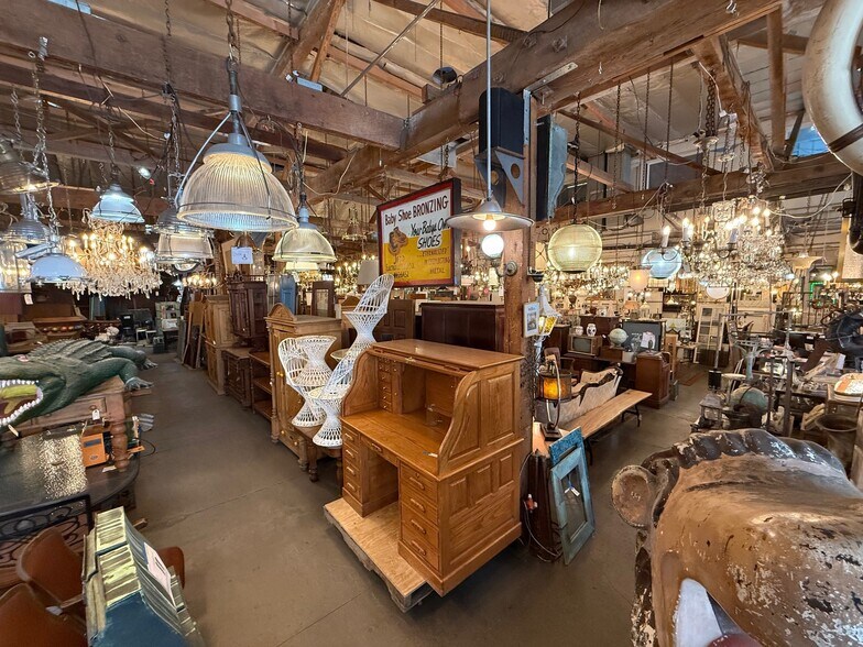 More Photos Of 1800 S Grand Ave, Los Angeles Warehouse For Sale