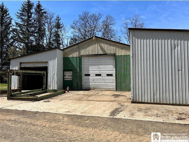 More Photos Of 1341 NY-19, Wellsville Auto Repair For Sale