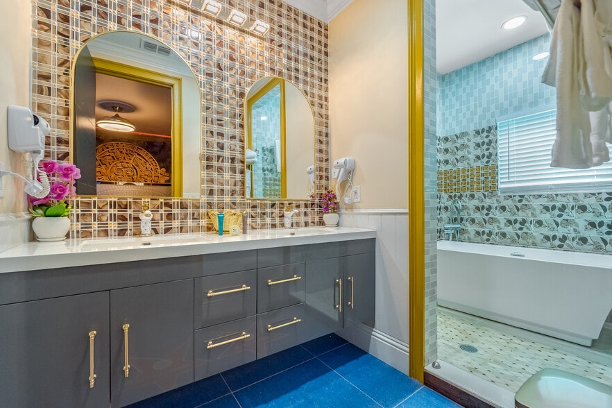 More Photos Of 1021 Fantasy Dr, Davenport Specialty For Sale