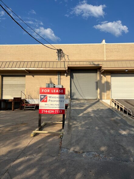 More Photos Of 4825 Top Line Dr, Dallas Manufacturing For Lease
