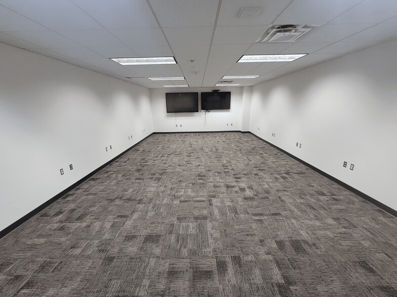 More Photos Of 1400 Industries Rd, Richmond Office For Lease