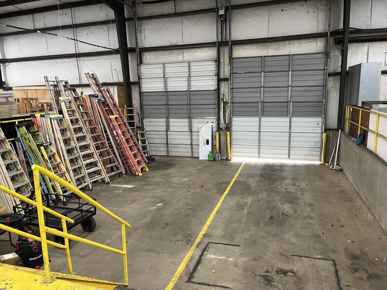 More Photos Of 3316 Gibbon Rd, Charlotte Warehouse For Sale